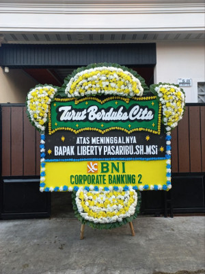 Papan Bunga Duka di Vi Suku